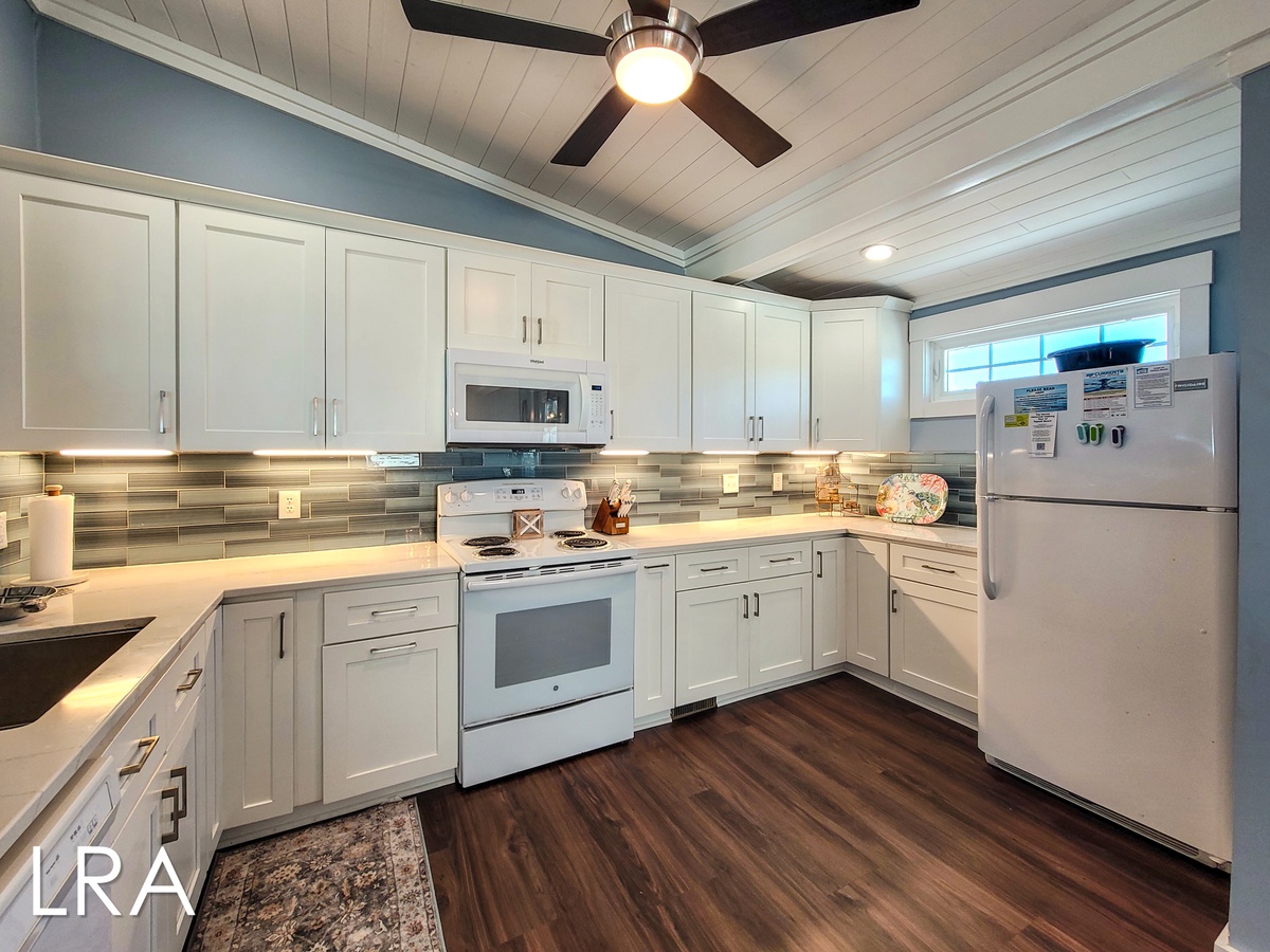 1185 N Anderson Blvd (The Sandlot [Int Ext]) - watermarked-5