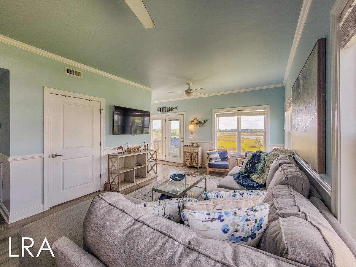 615-E N New River Dr (Coral Cabana [Int Ext Aerials]) - watermarked-21