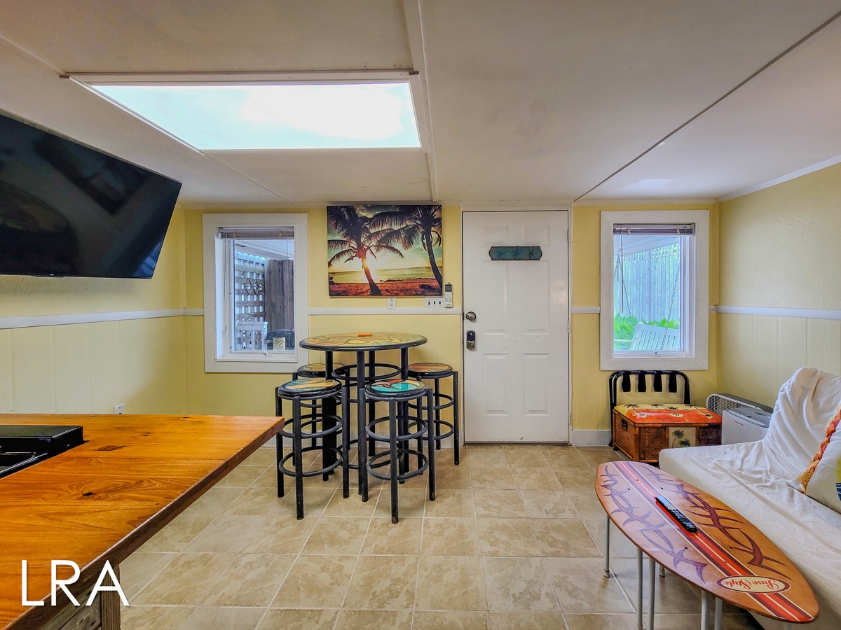 1005-B 1st St (The Roost [Int Ext Breezeway]) - watermarked-10