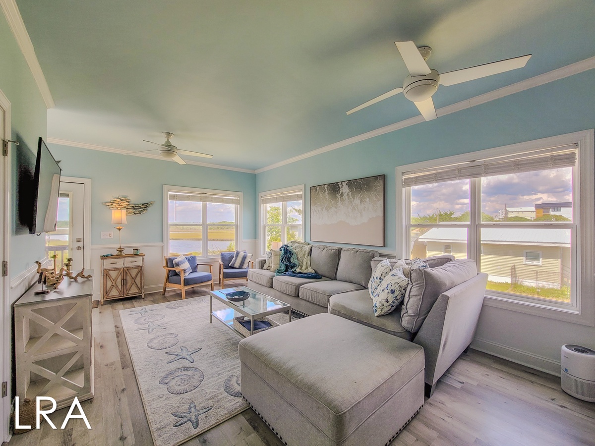 615-E N New River Dr (Coral Cabana [Int Ext Aerials]) - watermarked-20