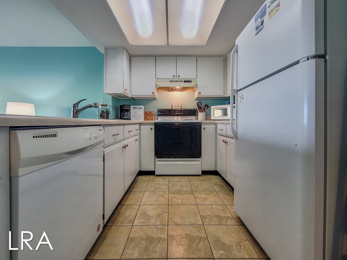 918 N New River Dr 417 (Surf Condos 417 [Int Ext]) - watermarked-17