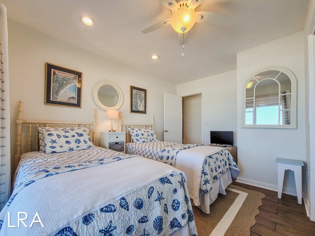 2405 S Shore Dr (Audreys Pearl [Int Ext Aerials] - watermarked-48