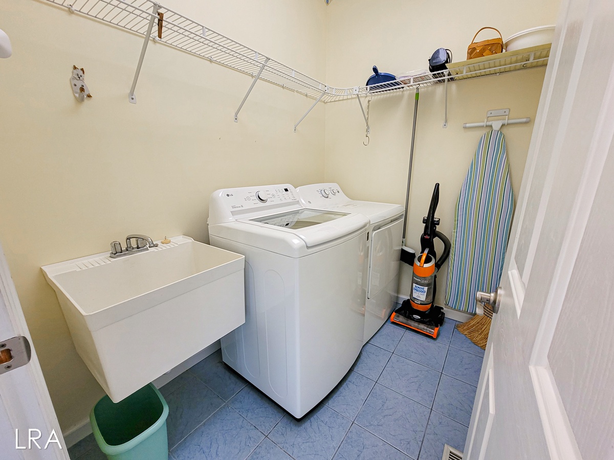 Laundry Room-17