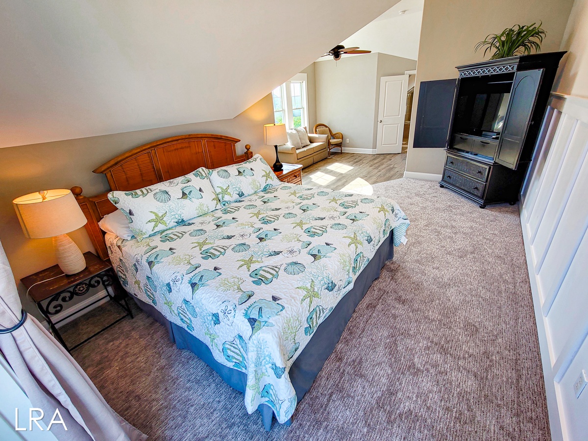 King Bedroom-028