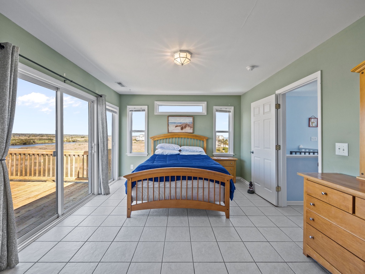28-web-or-mls-3735 Island Dr. 72