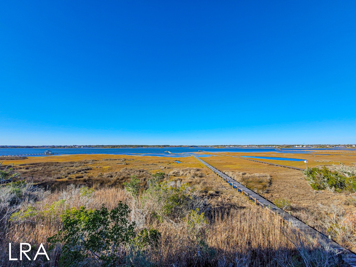 117 Coastal Cay (Sound Effects [Int. Ext, Aerials Desc]) - watermarked-35