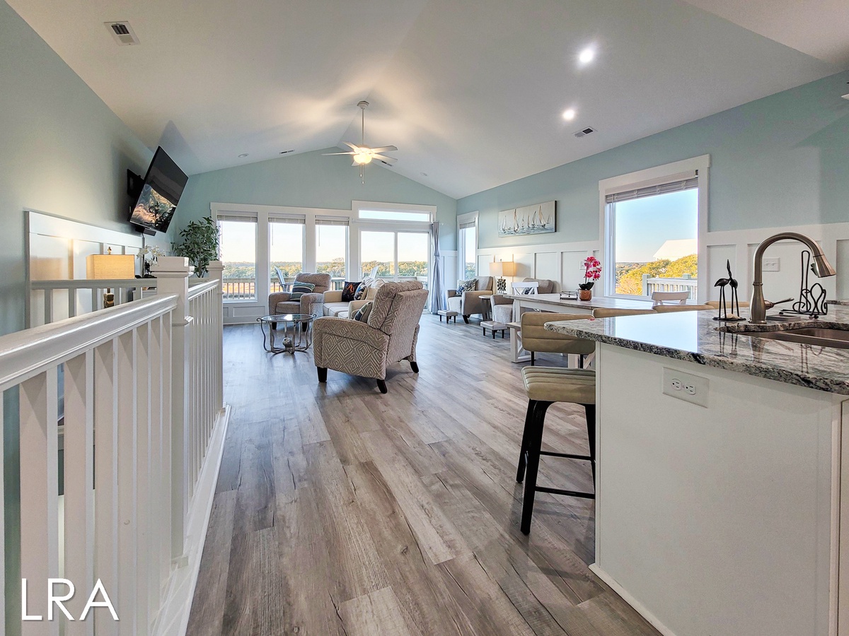 Living/Dining Area-02