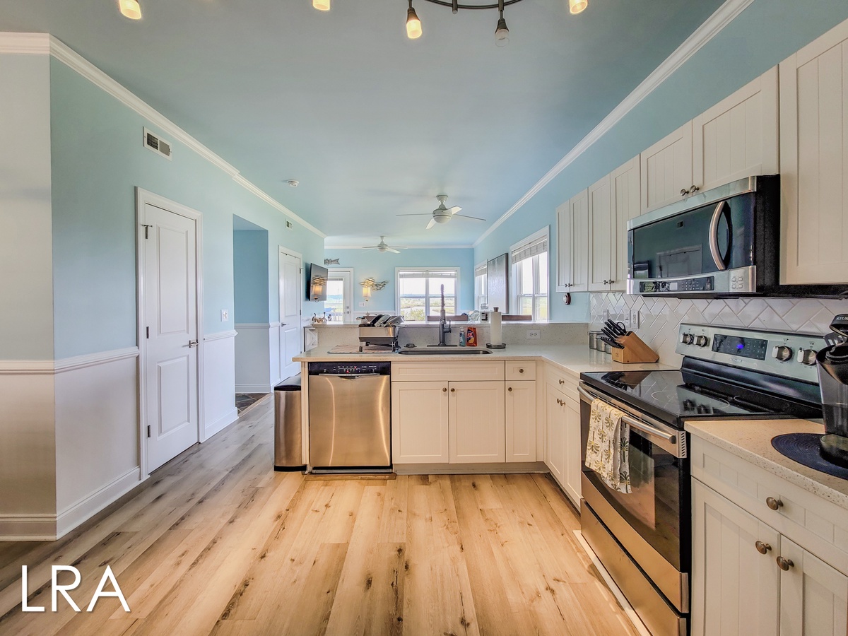 615-E N New River Dr (Coral Cabana [Int Ext Aerials]) - watermarked-33