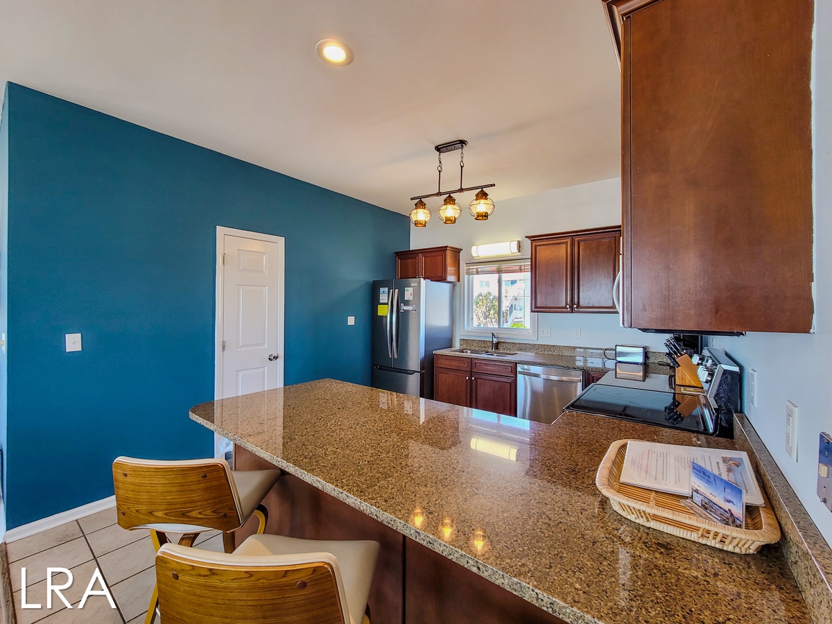 2508 S Shore Dr (Good Tide-ings [Int Ext]) - watermarked-38