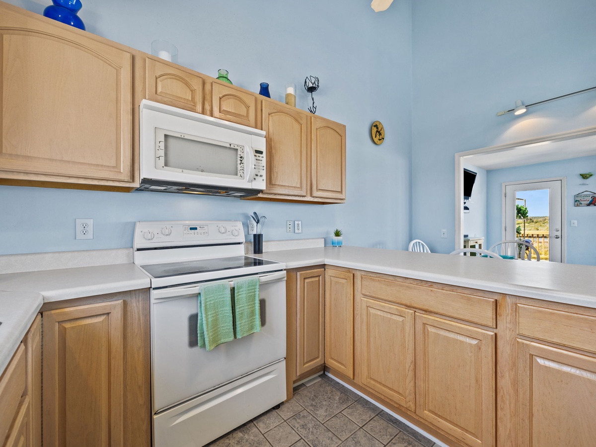 23-web-or-mls-3735 Island Dr. 57
