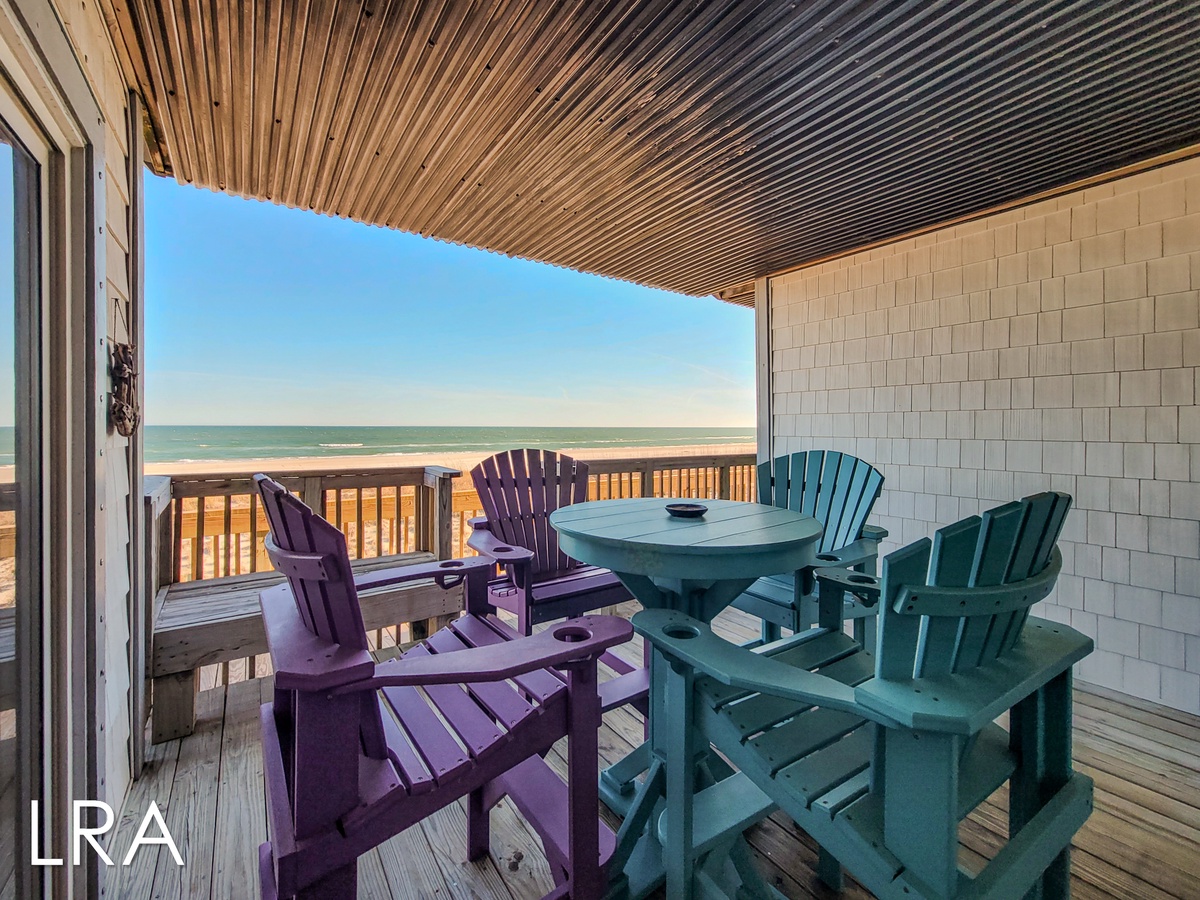 Covered Oceanfront Deck - 27