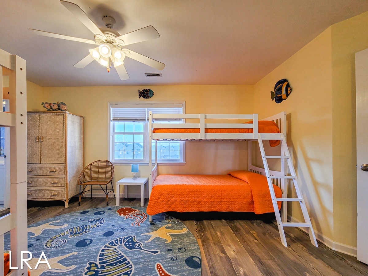 Twin Bunk Bedroom-11