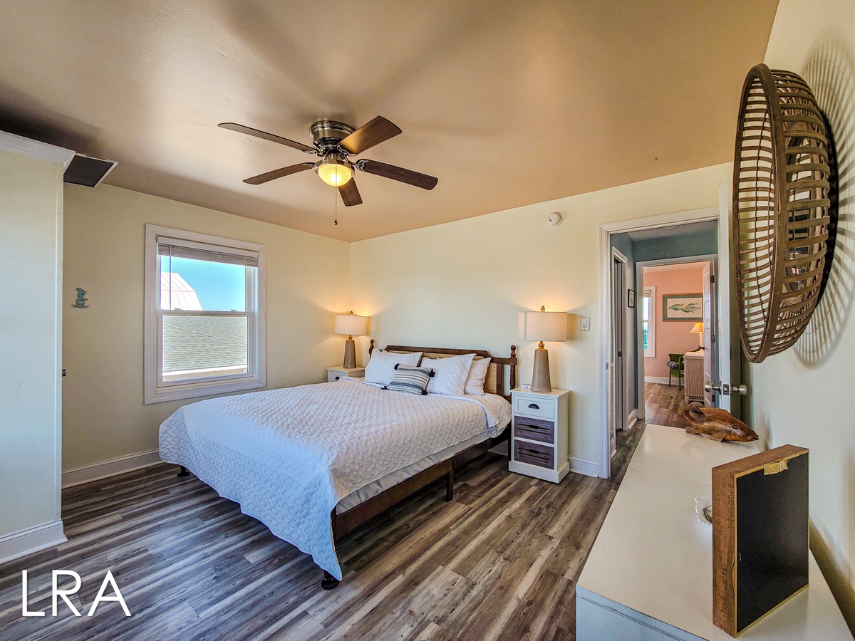 King Bedroom-05