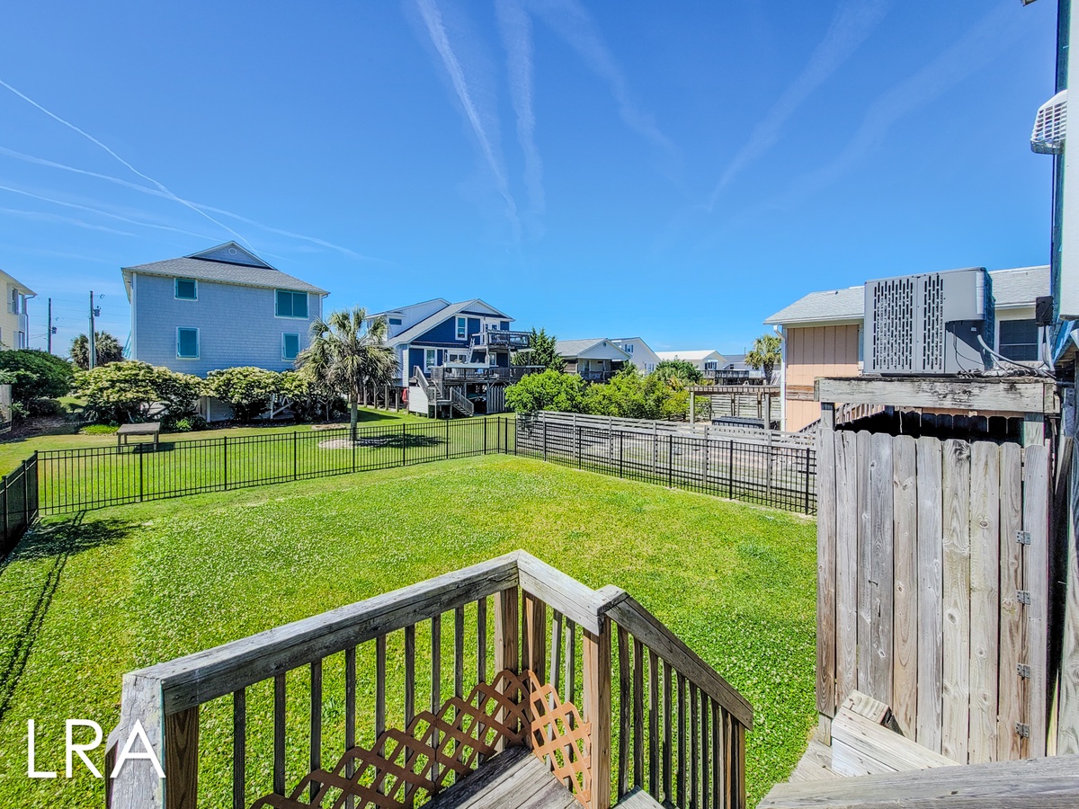 1109 N Topsail Rd (Knot A Worry [Ext - Fence]) - watermarked-6