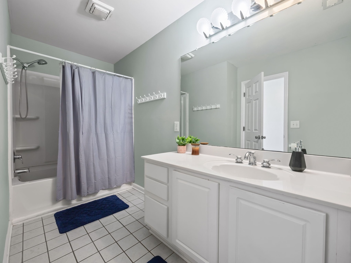 10-web-or-mls-3735 Island Dr. 16