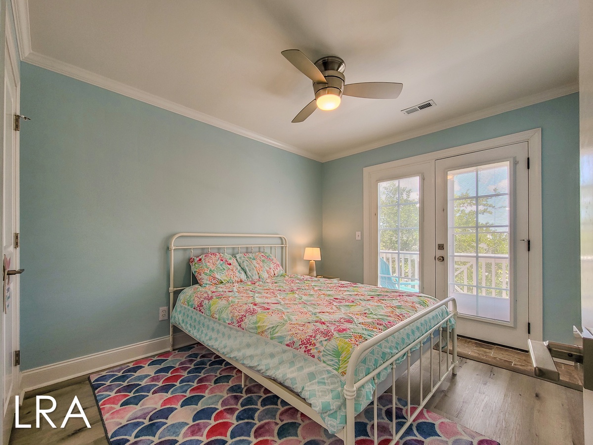 615-E N New River Dr (Coral Cabana [Int Ext Aerials]) - watermarked-10