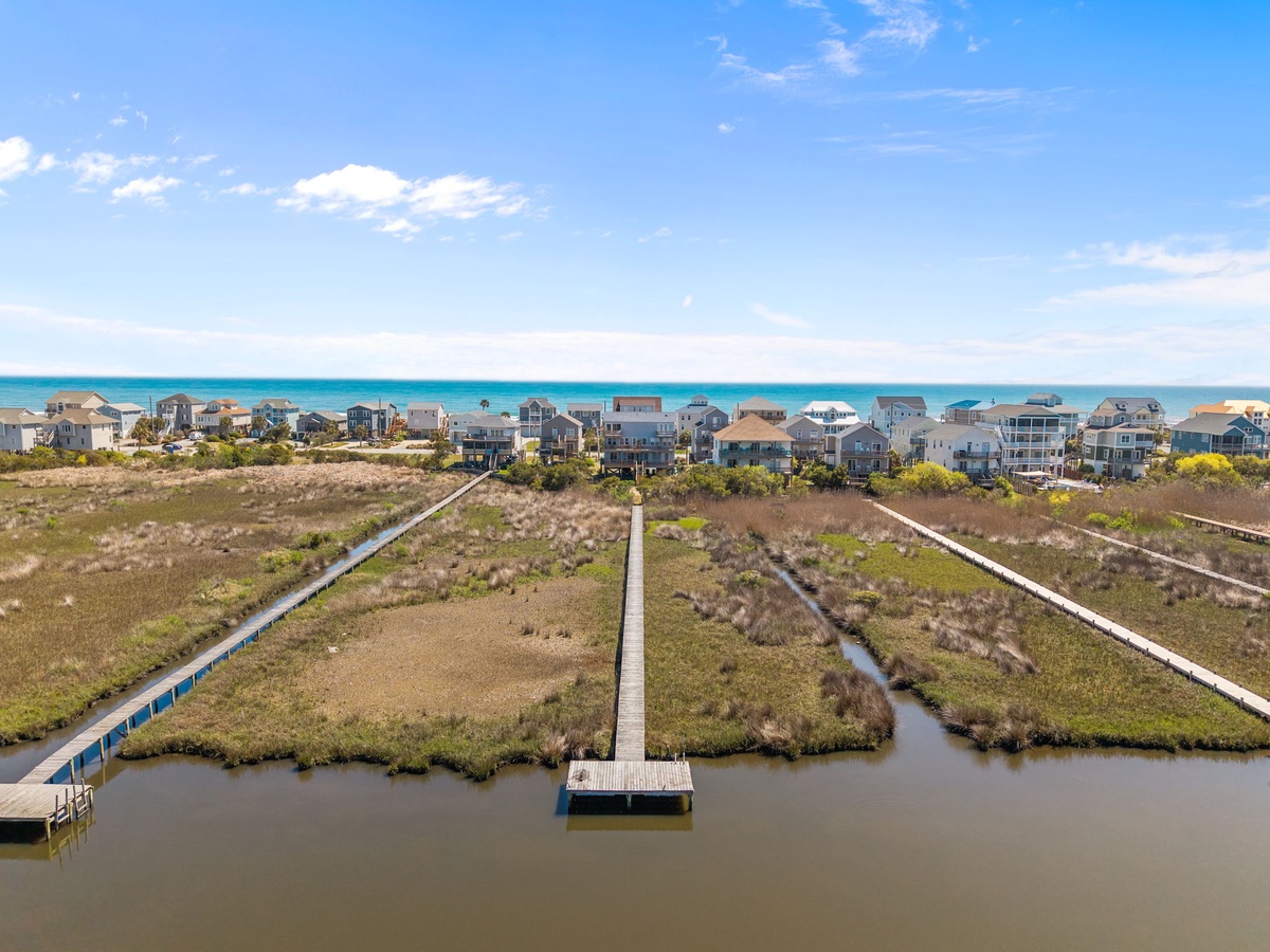 44-web-or-mls-3735 Island Dr. 104