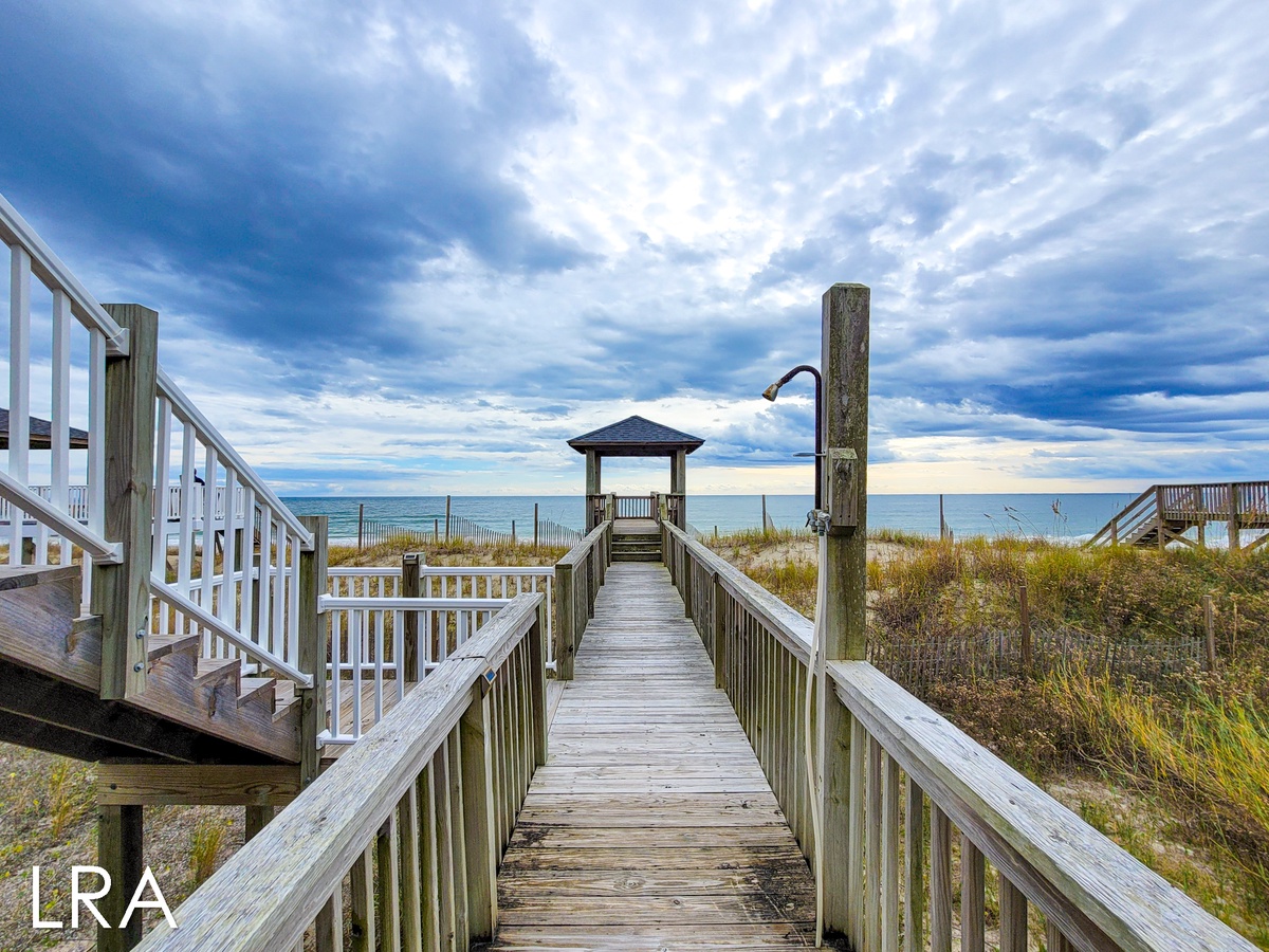 Beach Access/Outdoor Shower-10