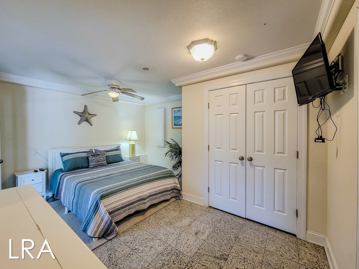 2717 S Shore Dr - Oceanside Manor (107)