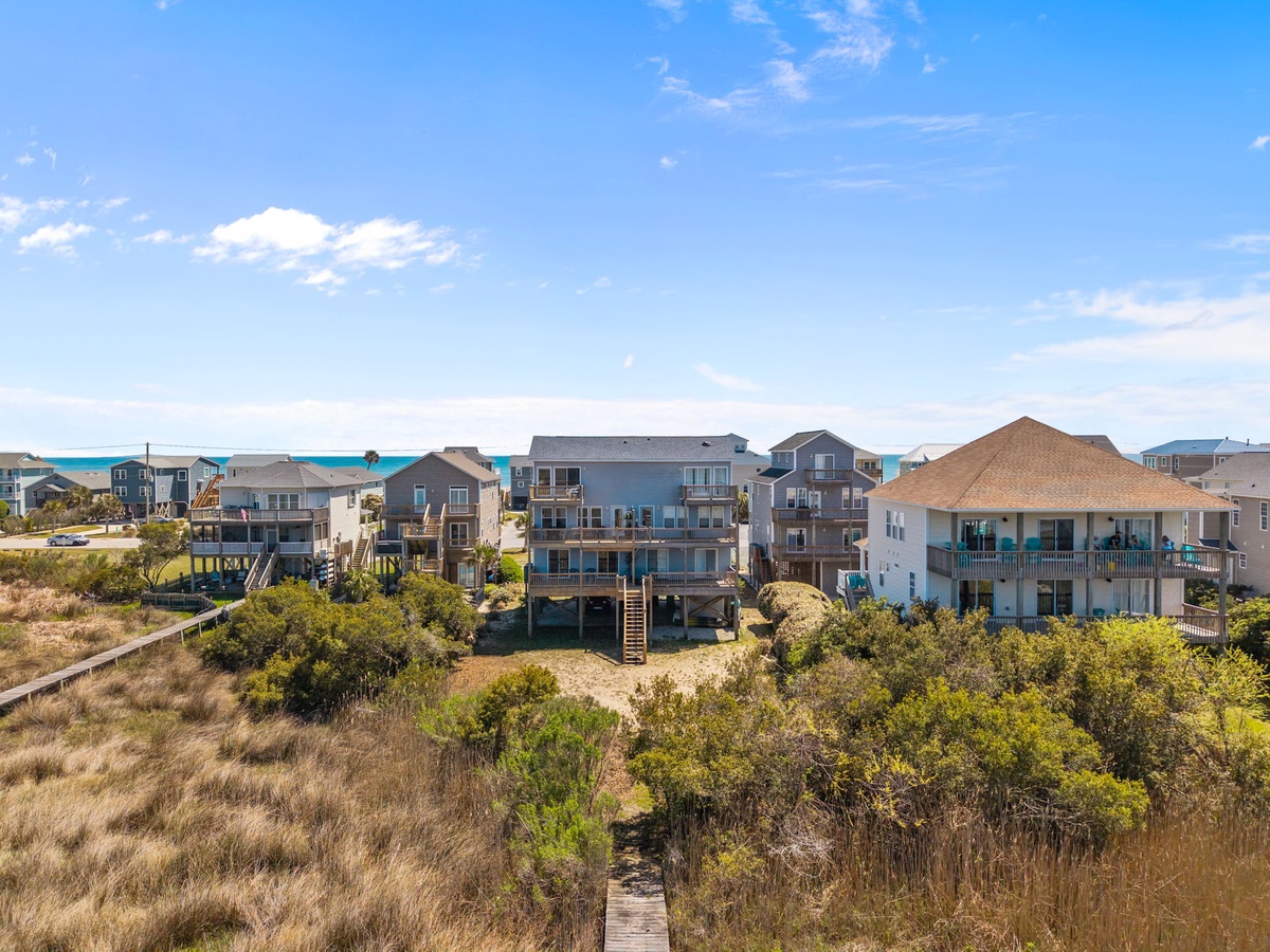 45-web-or-mls-3735 Island Dr. 105
