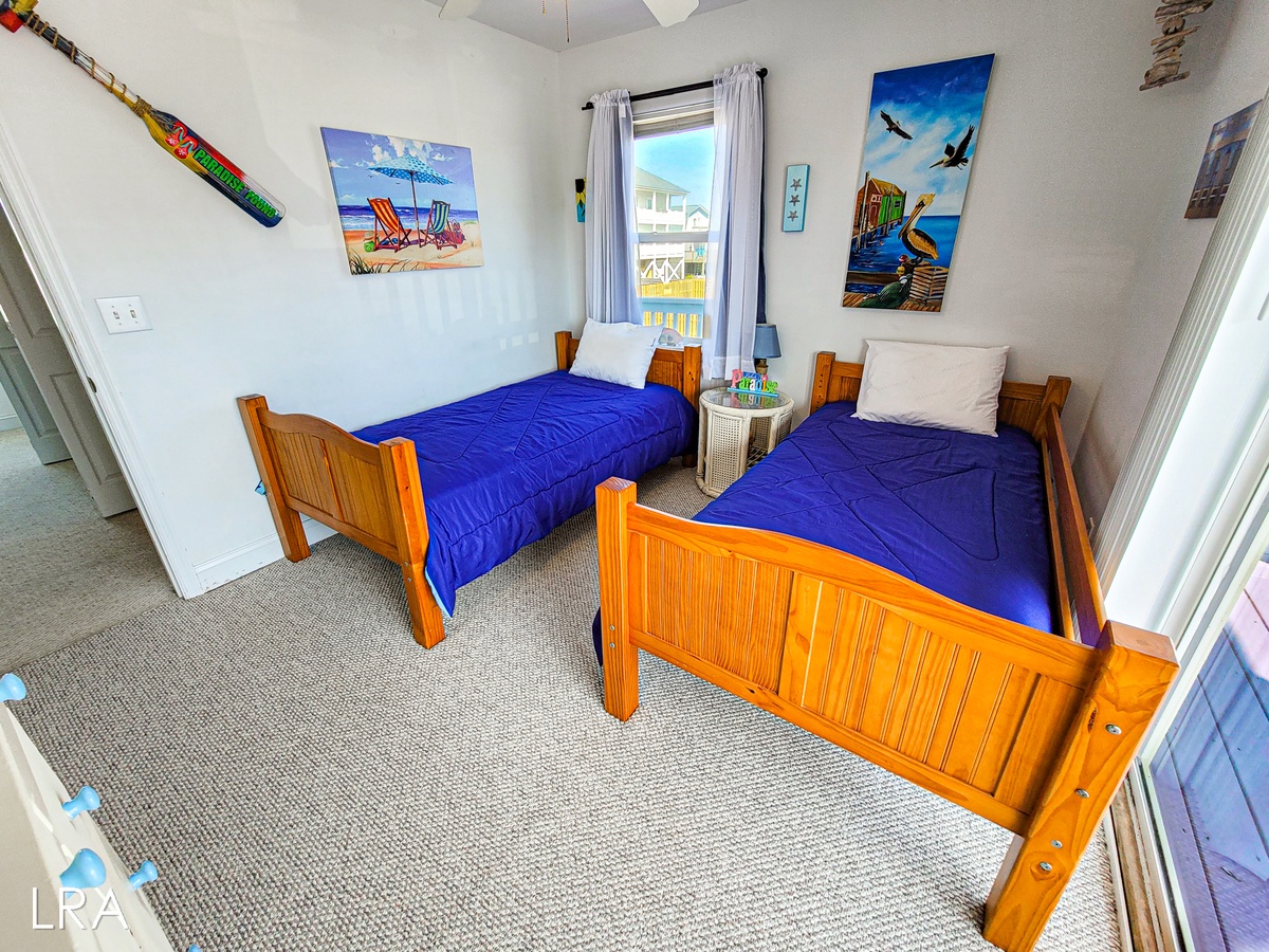 Twin Bedroom - 46