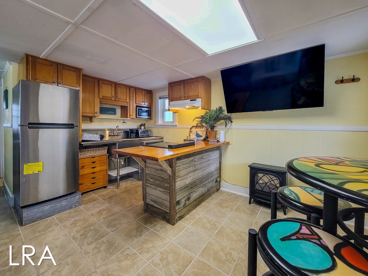1005-B 1st St (The Roost [Int Ext Breezeway]) - watermarked-9