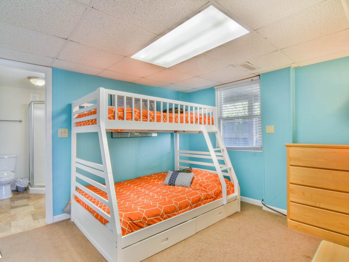 Twin over Double Bunk_0248