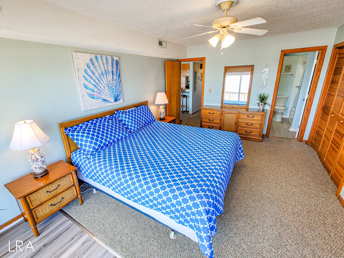 King Bedroom -19