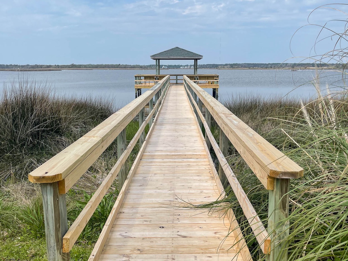 40. Makin Waves - 37 Bermuda Landing