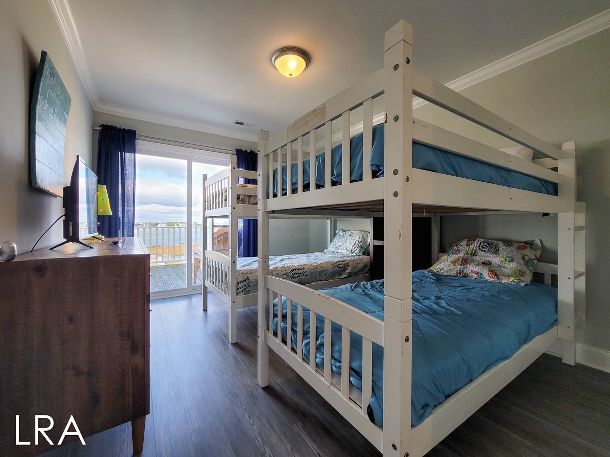 Bunk Bedroom- watermarked-05