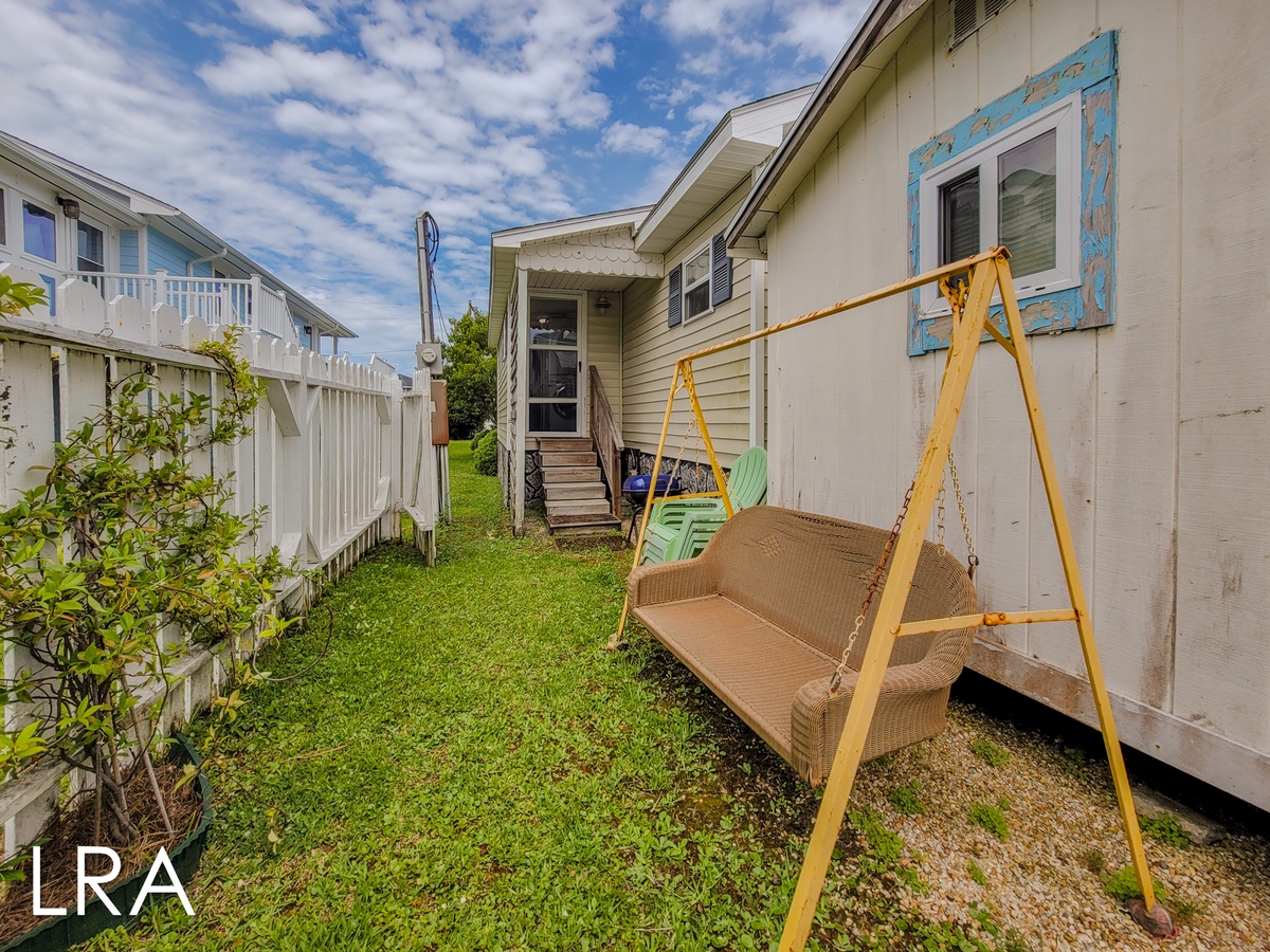 1005-A 1st St (The Cottage [Int Ext]) - watermarked-31