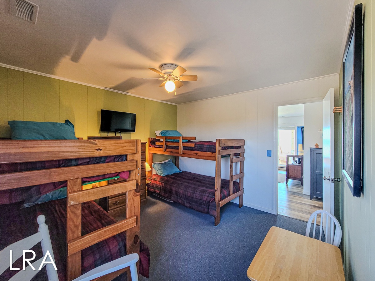Twin Bunkbeds - 17