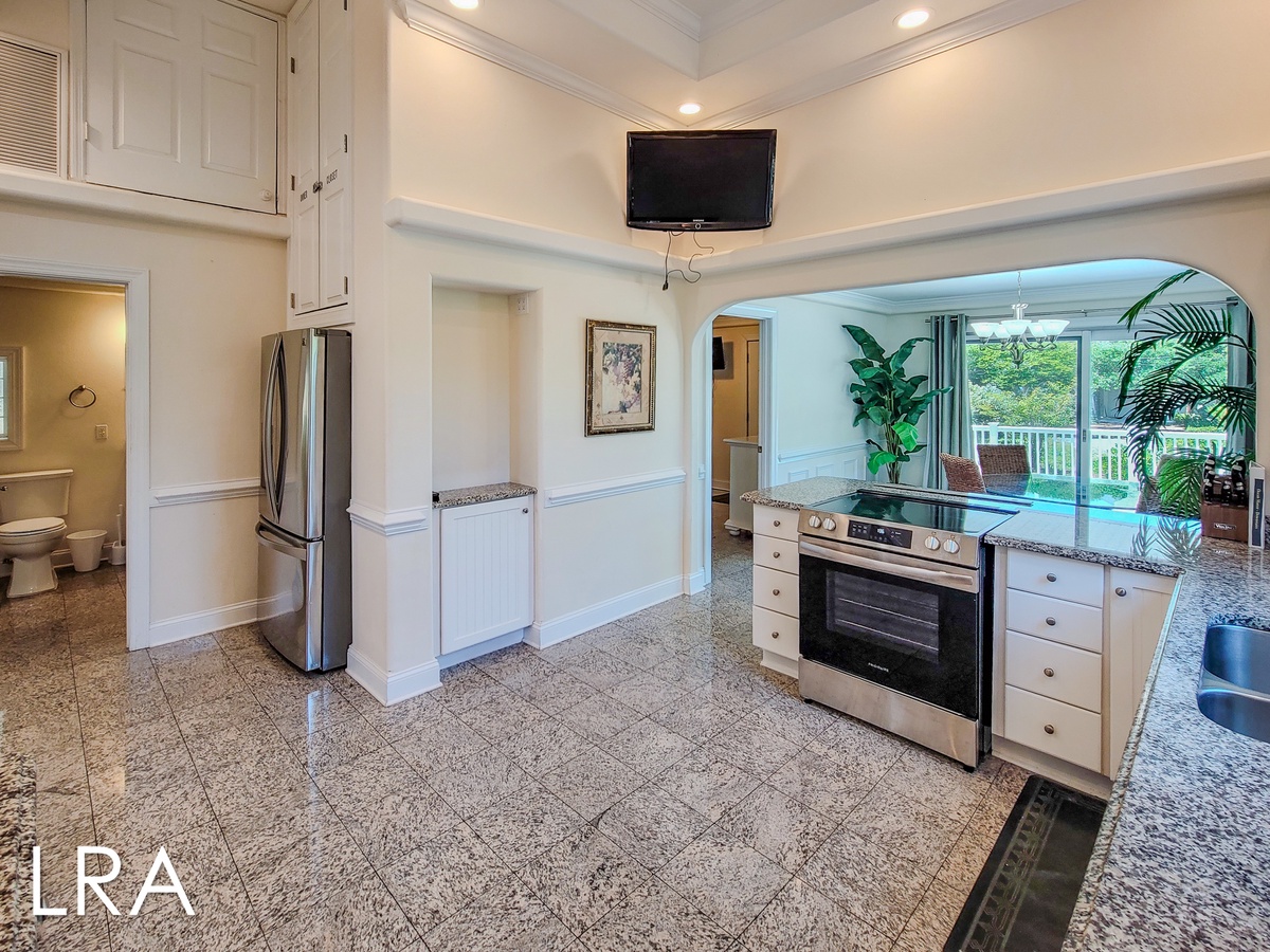 2717 S Shore Dr - Oceanside Manor (127)