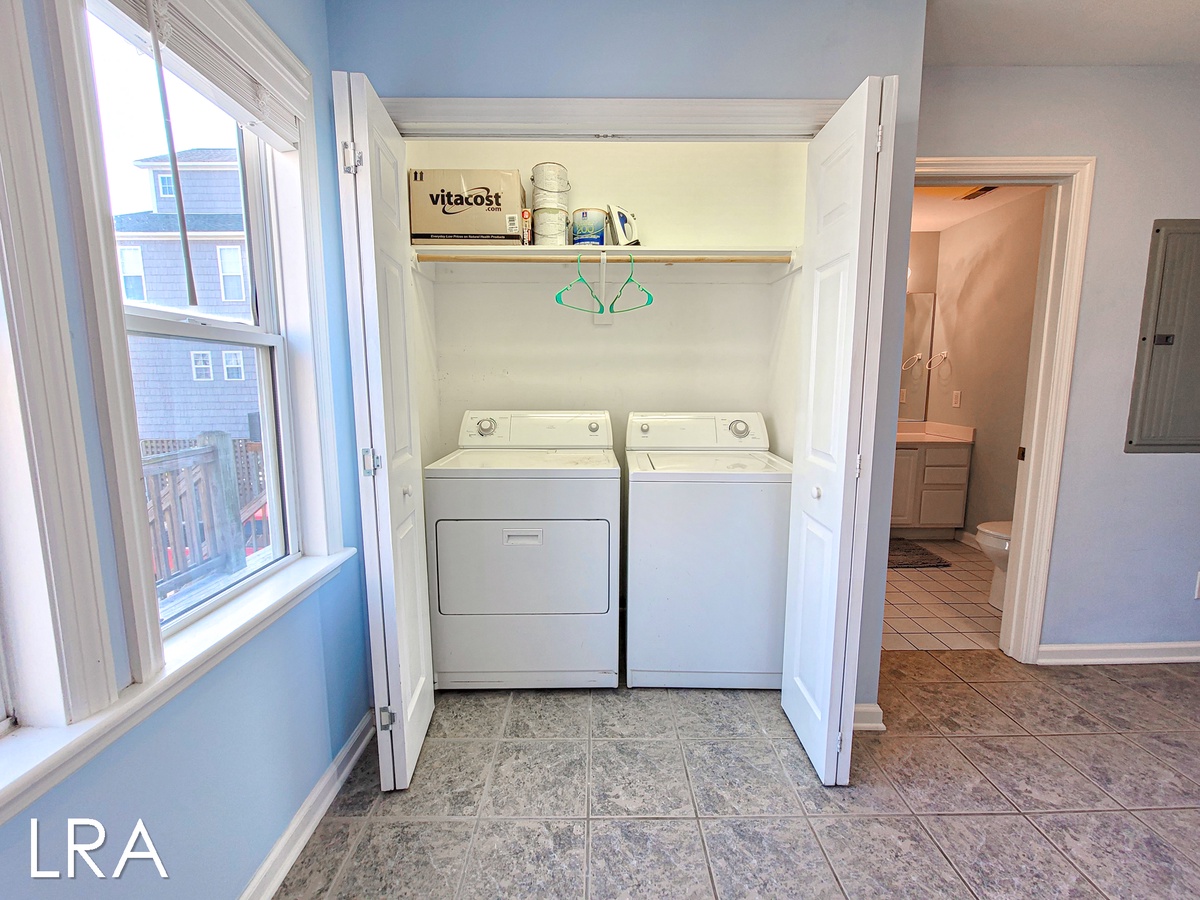 Laundry Room-35