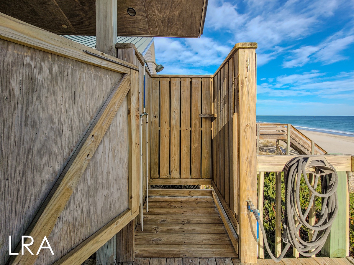 804 S Shore Dr (Beachy McBeach House [Int Ext Aerials]) - watermarked-36