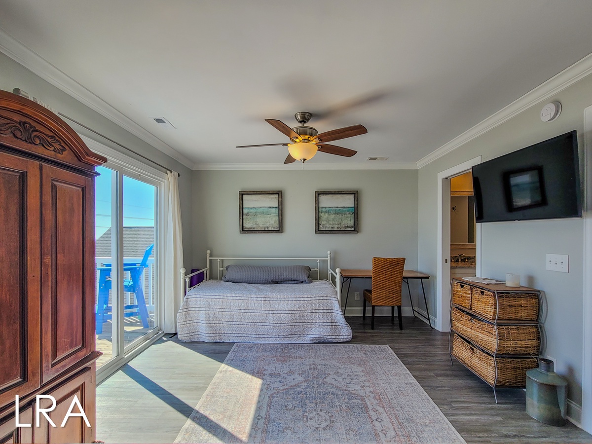 1743 New River Inlet Rd (Good Day Sunshine [Int]) - watermarked-02