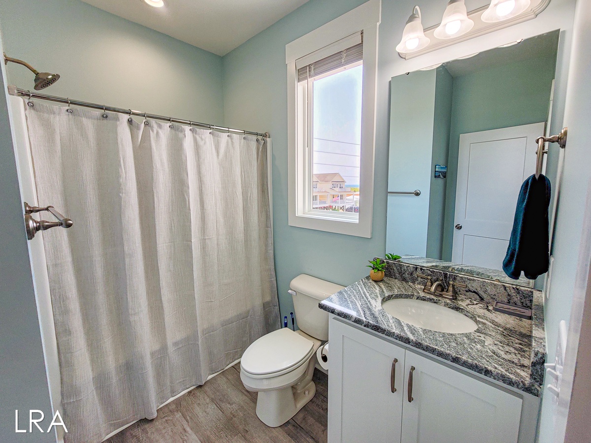 2nd Floor Bathroom-28