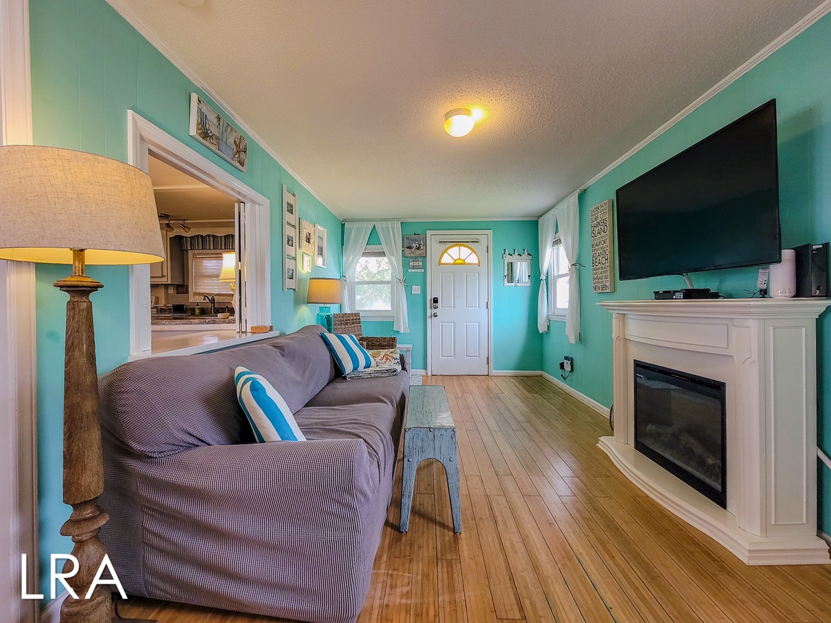 1005-A 1st St (The Cottage [Int Ext]) - watermarked-37