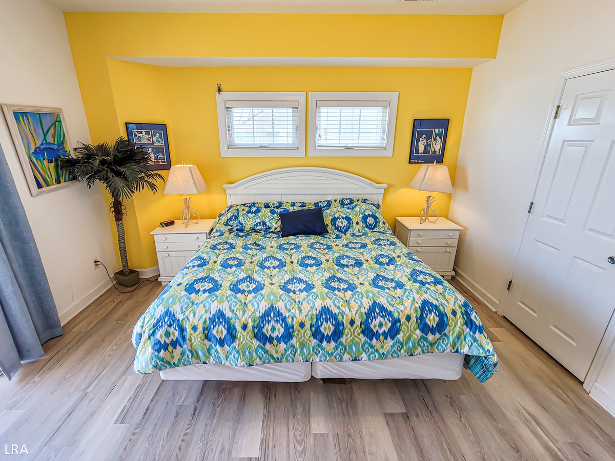 King Bedroom-08