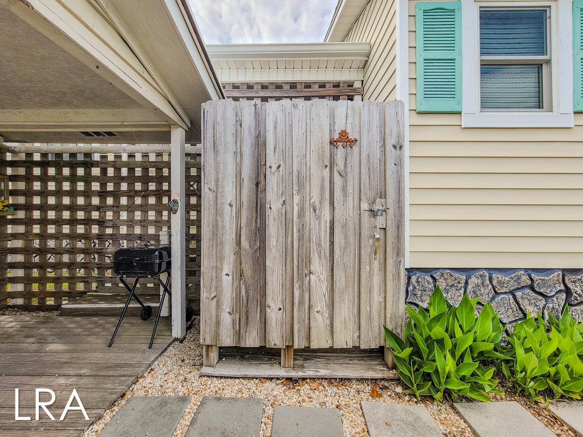 1005-B 1st St (The Roost [Int Ext Breezeway]) - watermarked-8