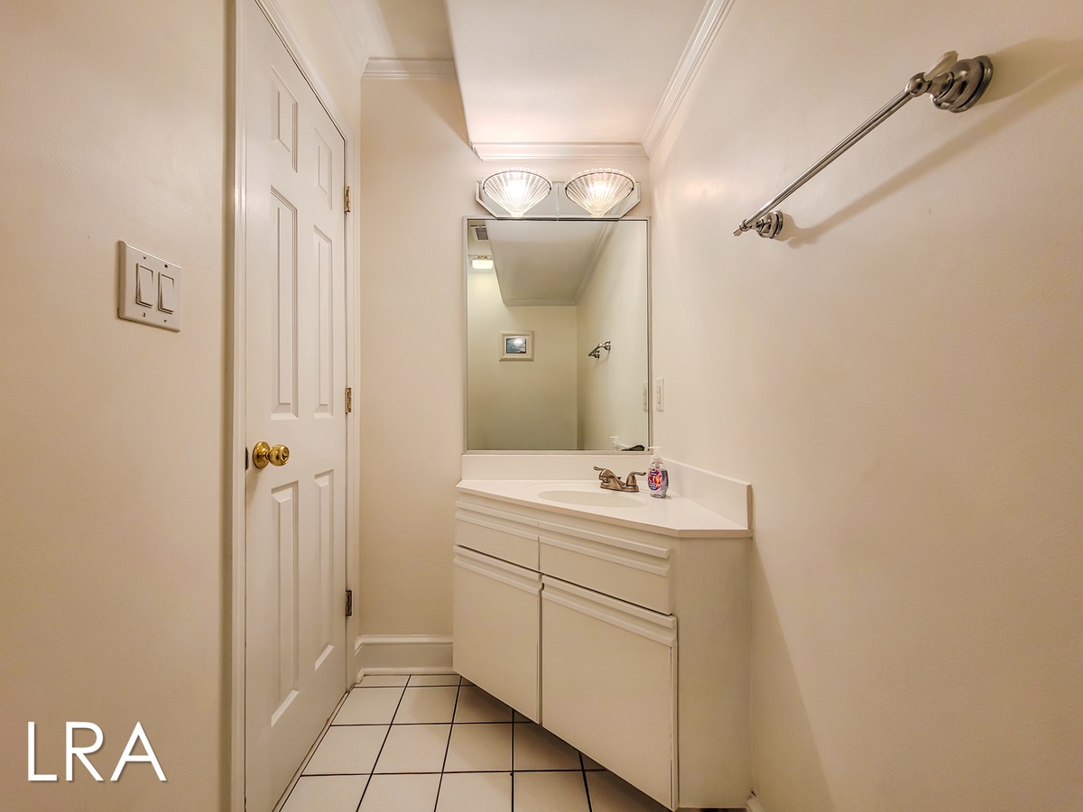 2717 S Shore Dr - Oceanside Manor (51)