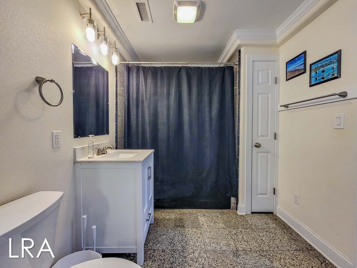 2717 S Shore Dr - Oceanside Manor (126)