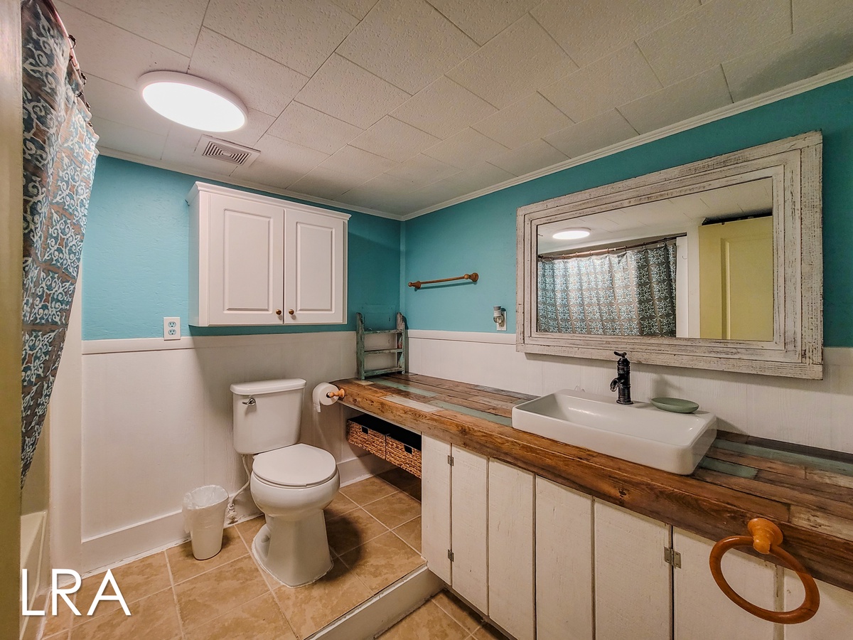 1005-B 1st St (The Roost [Int Ext Breezeway]) - watermarked-20