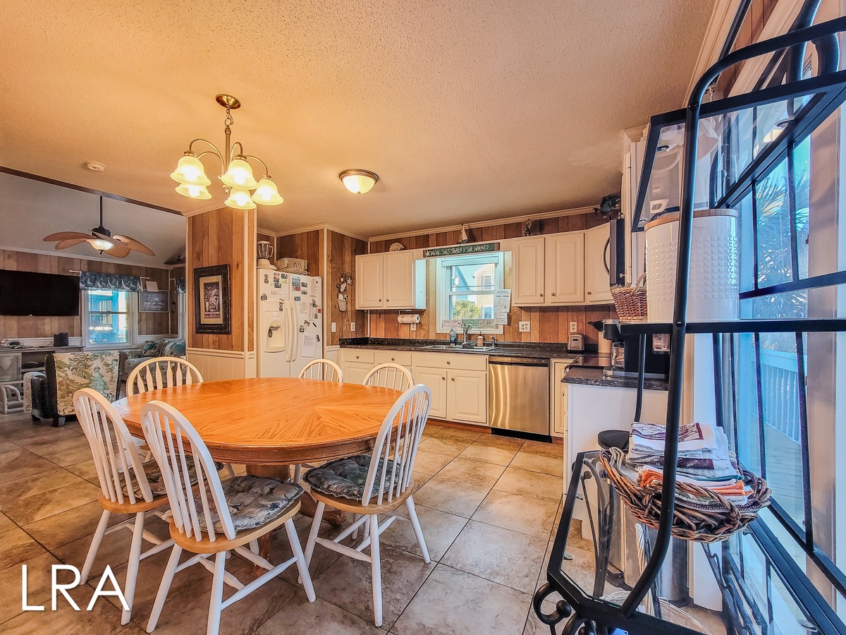 Dining/Kitchen-27