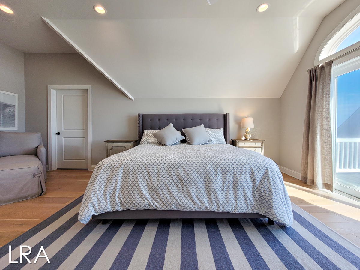 King Bedroom-058