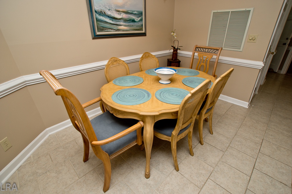 Dining Area - 606