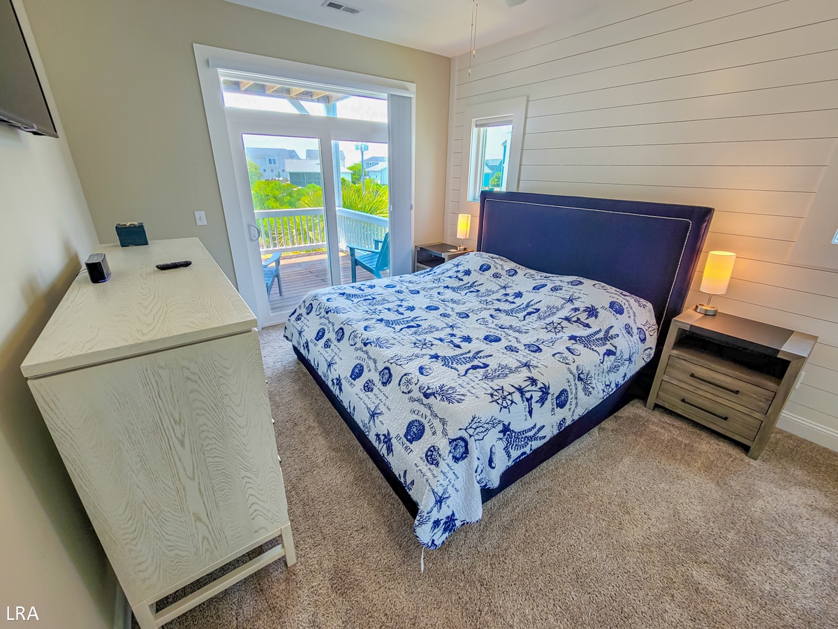 King Bedroom-54