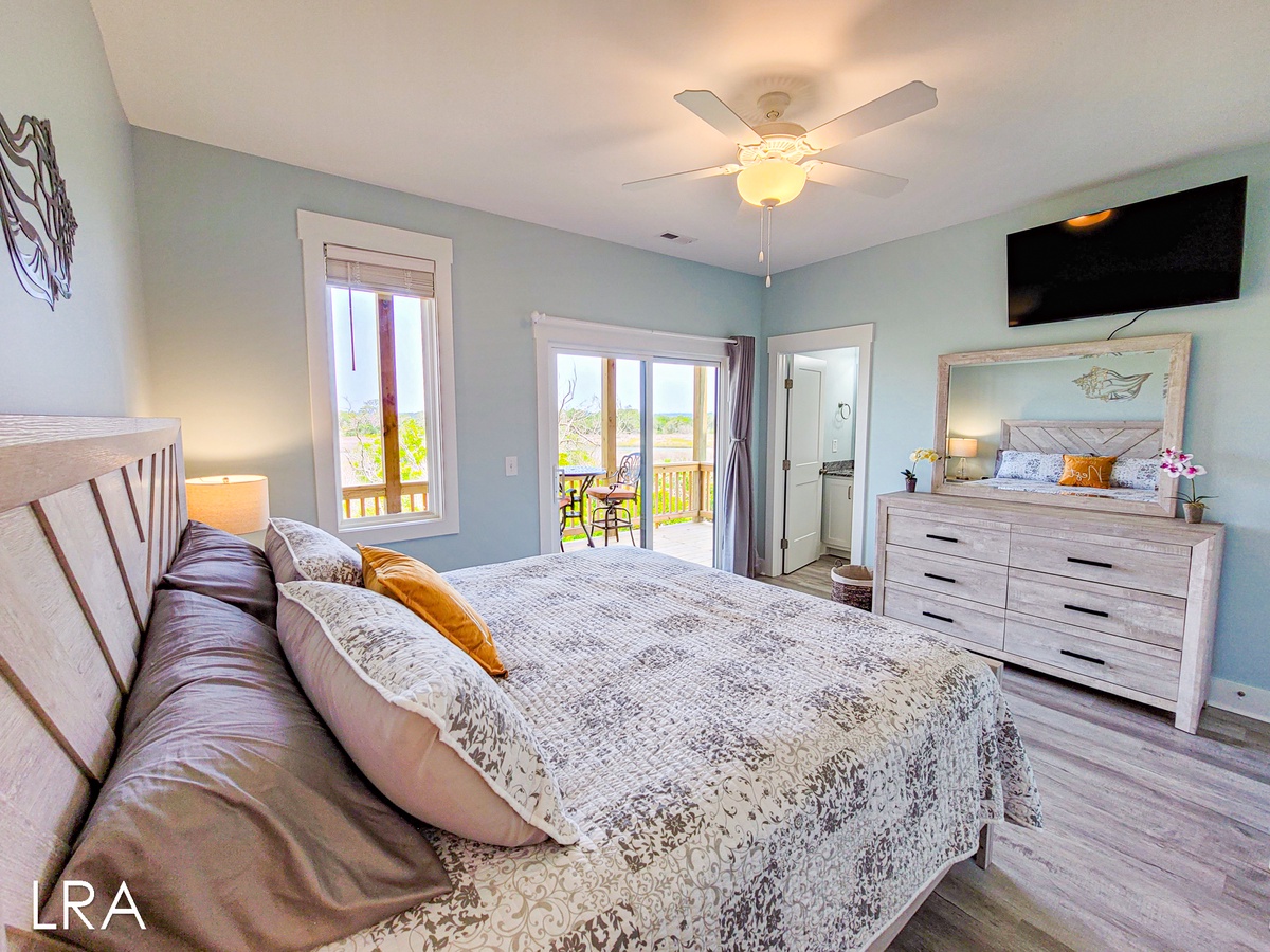 2nd Floor King Bedroom-34