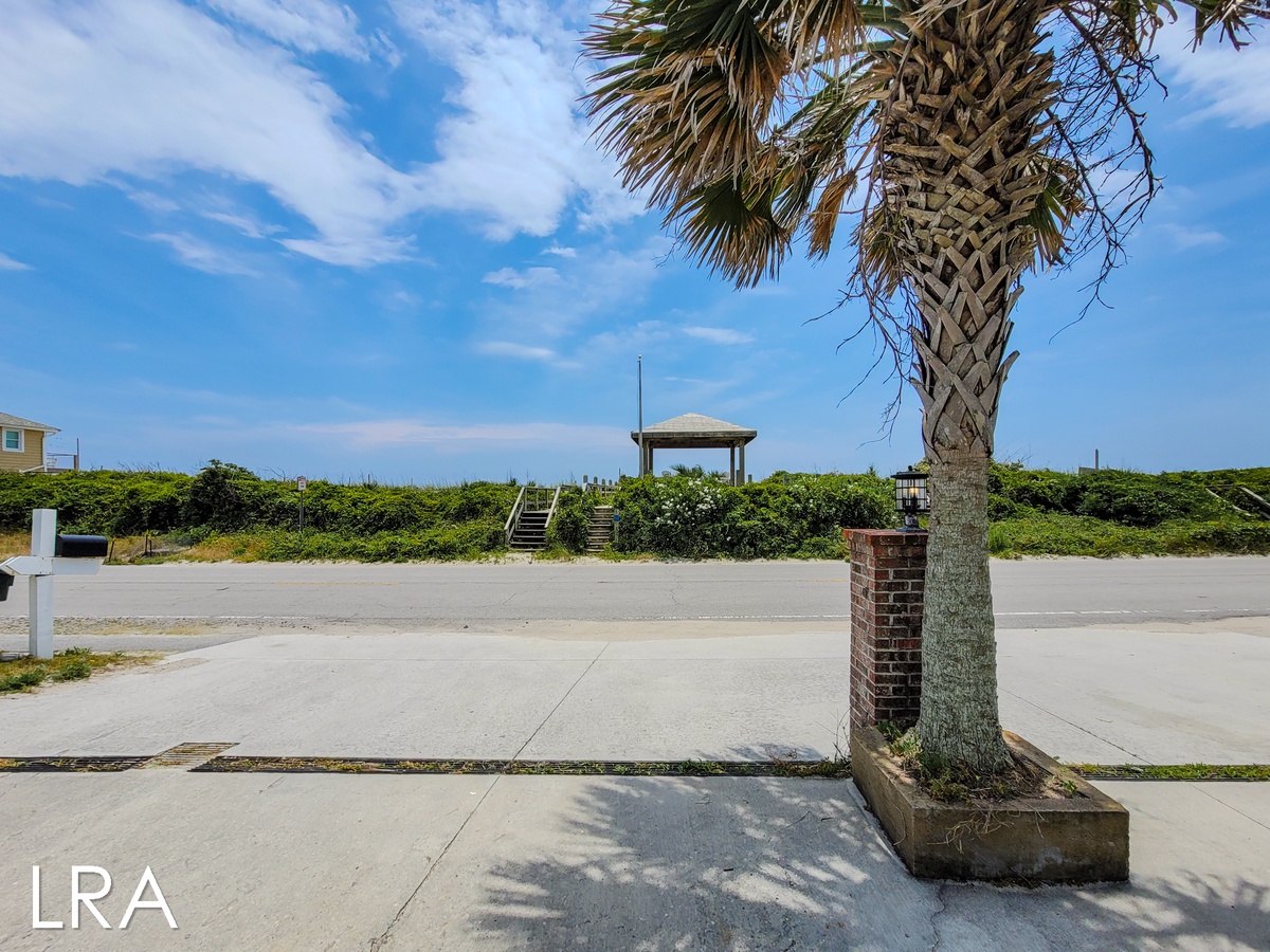 2717 S Shore Dr - Oceanside Manor-01