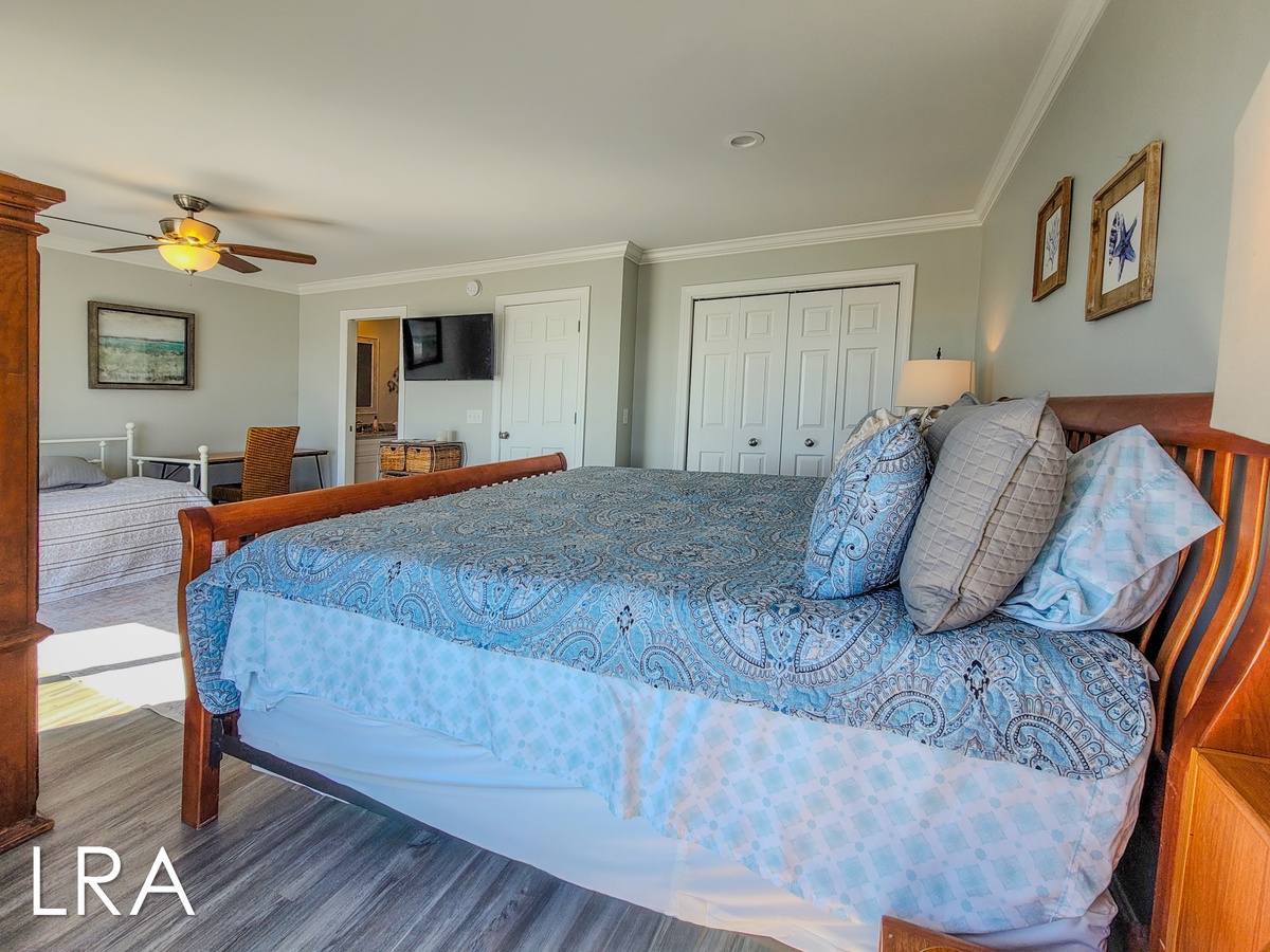 1743 New River Inlet Rd (Good Day Sunshine [Int]) - watermarked-05